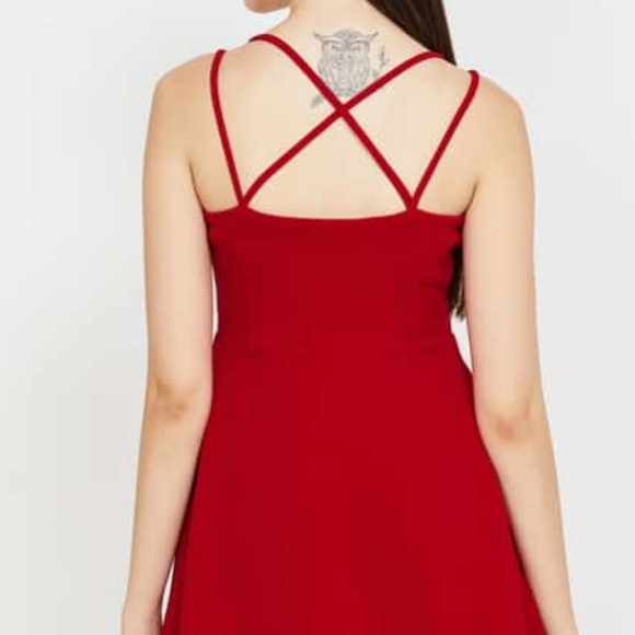 GINGER Women solid skater dress with criss-cross straps - Picture 3 of 3